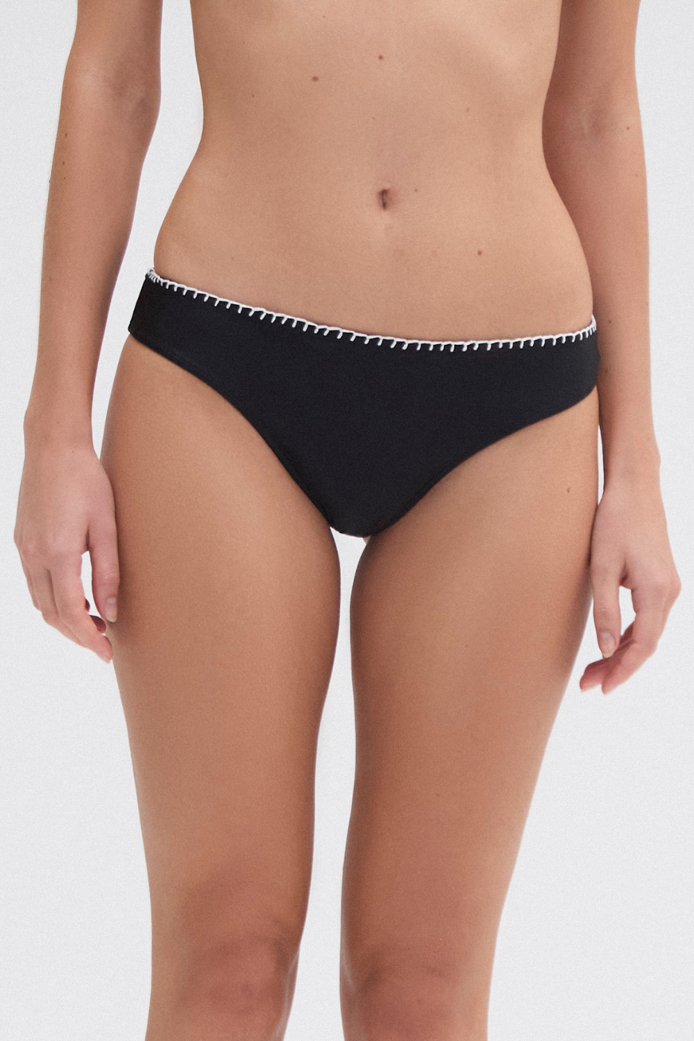 EMBROIDERED BIKINI BOTTOM