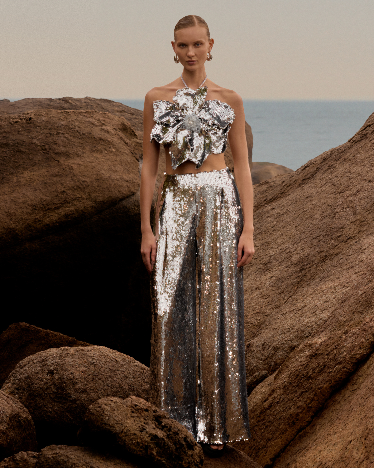 SILVER SEQUIN FLOWER TOP