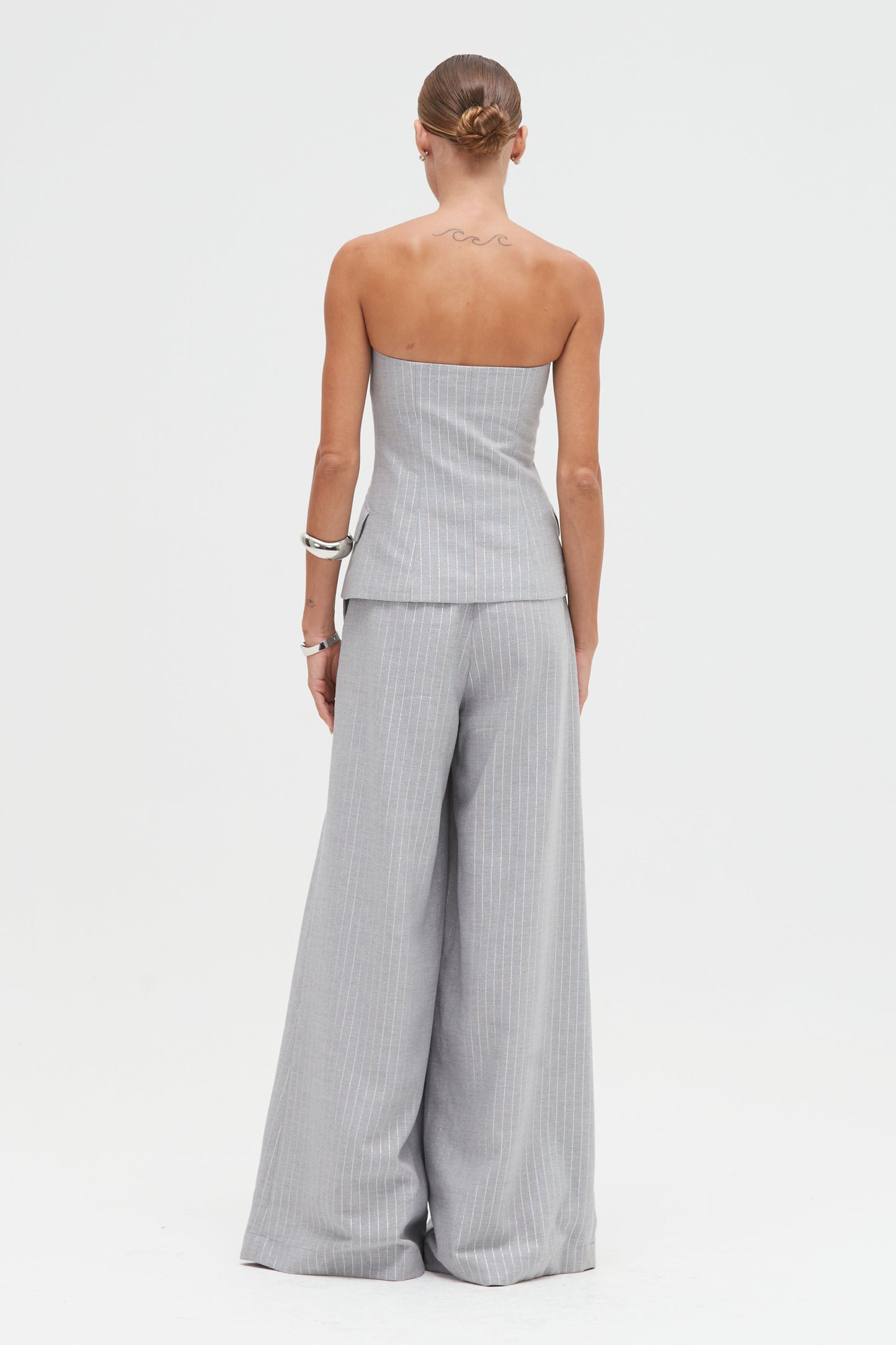 METALLIC PINSTRIPE STRAPLESS TOP
