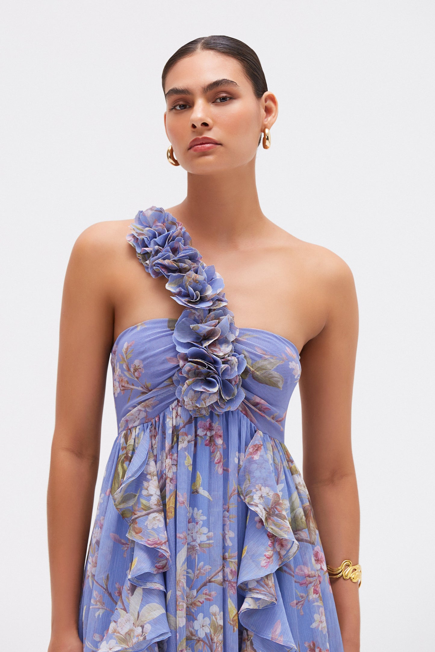 DELICATA FLOWER APPLIQUE GOWN