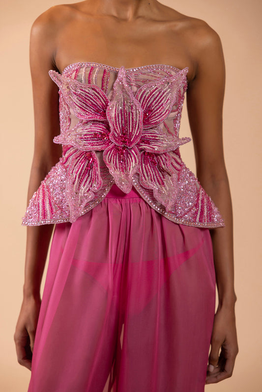 AMELIA EMBROIDERY TOP (RUNWAY)