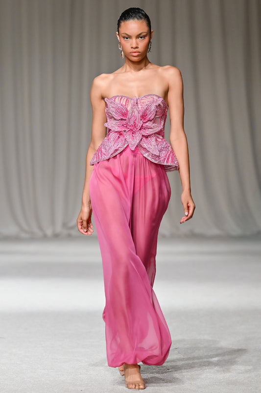 AMELIA EMBROIDERY TOP (RUNWAY)